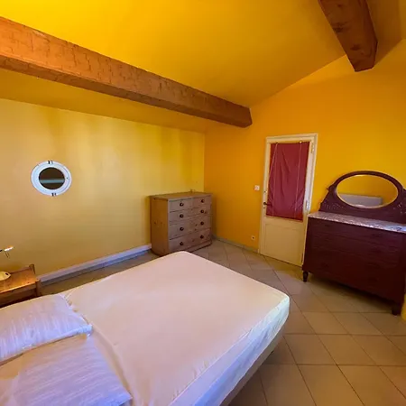 Superbe Duplex Equipe, Climatisation, Terrasse Et Barbecue * La Seyne-sur-Mer